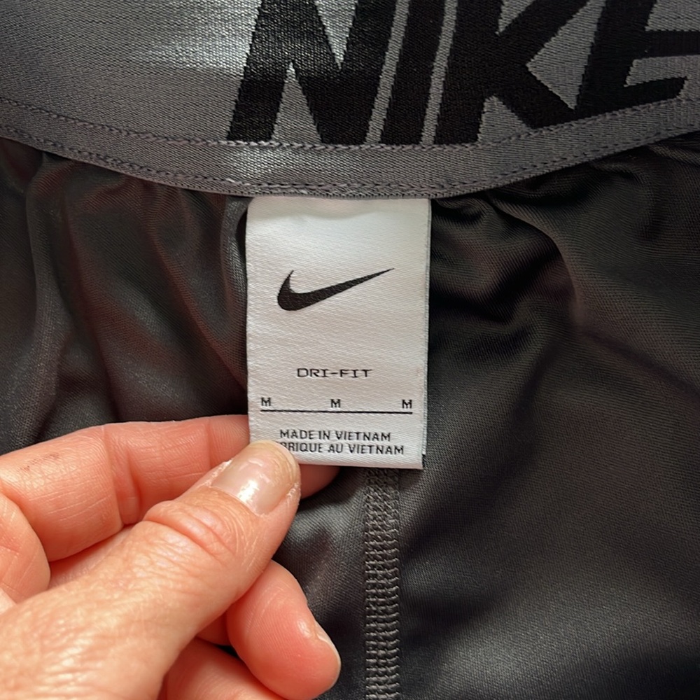 Nike Football Athletic Shorts Size Medium Gray and Lime - Picture 8 of 12